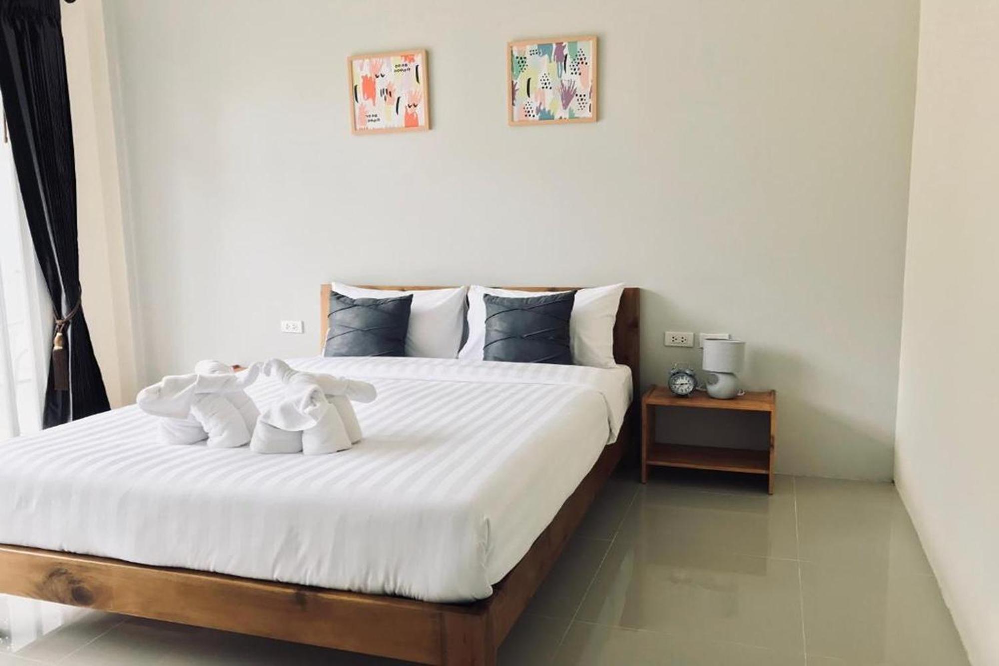 Snooze Inn Phuket - Free Shuttle To Bang Rong Pier Pa Khlok Exterior photo
