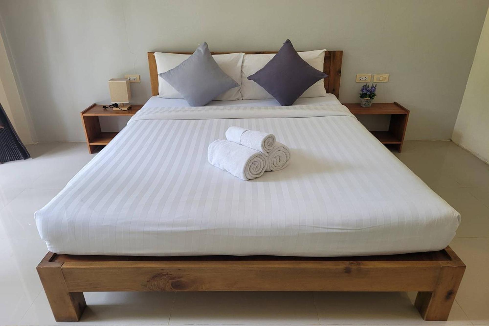 Snooze Inn Phuket - Free Shuttle To Bang Rong Pier Pa Khlok Exterior photo